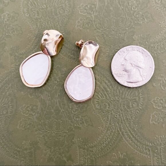Fancy white marble earrings - Picture 2 of 2